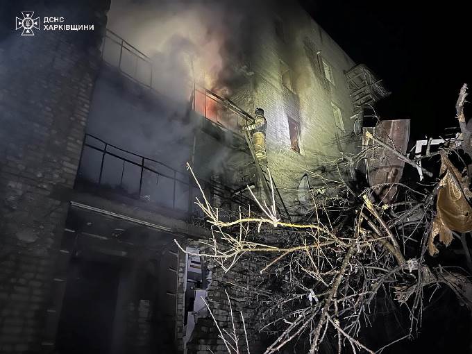 Новини Харкова: пожежа Куп'янська після авіабомбардування