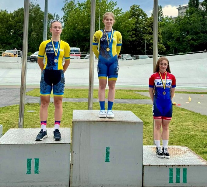 Ще чотири нагороди, з них дві вищої проби, вибороли харківські дівчата в рамках Всеукраїнських змагань. 