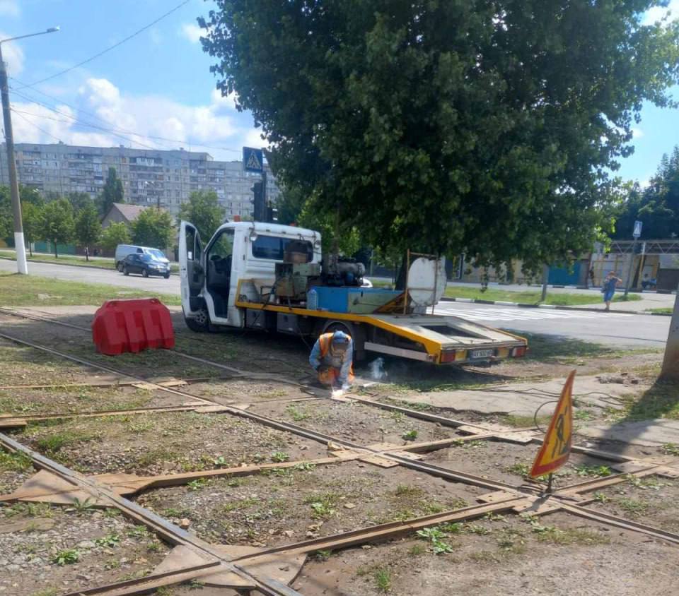 Відновлюють транспортну інфраструктуру міста  харківські метрополітенівці