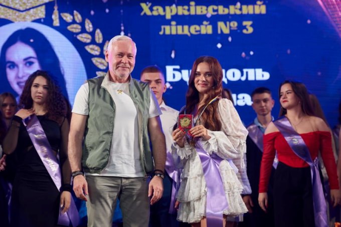 У Харкові випускні вечори пройшли для учнів одинадцятих класів Салтівського району
