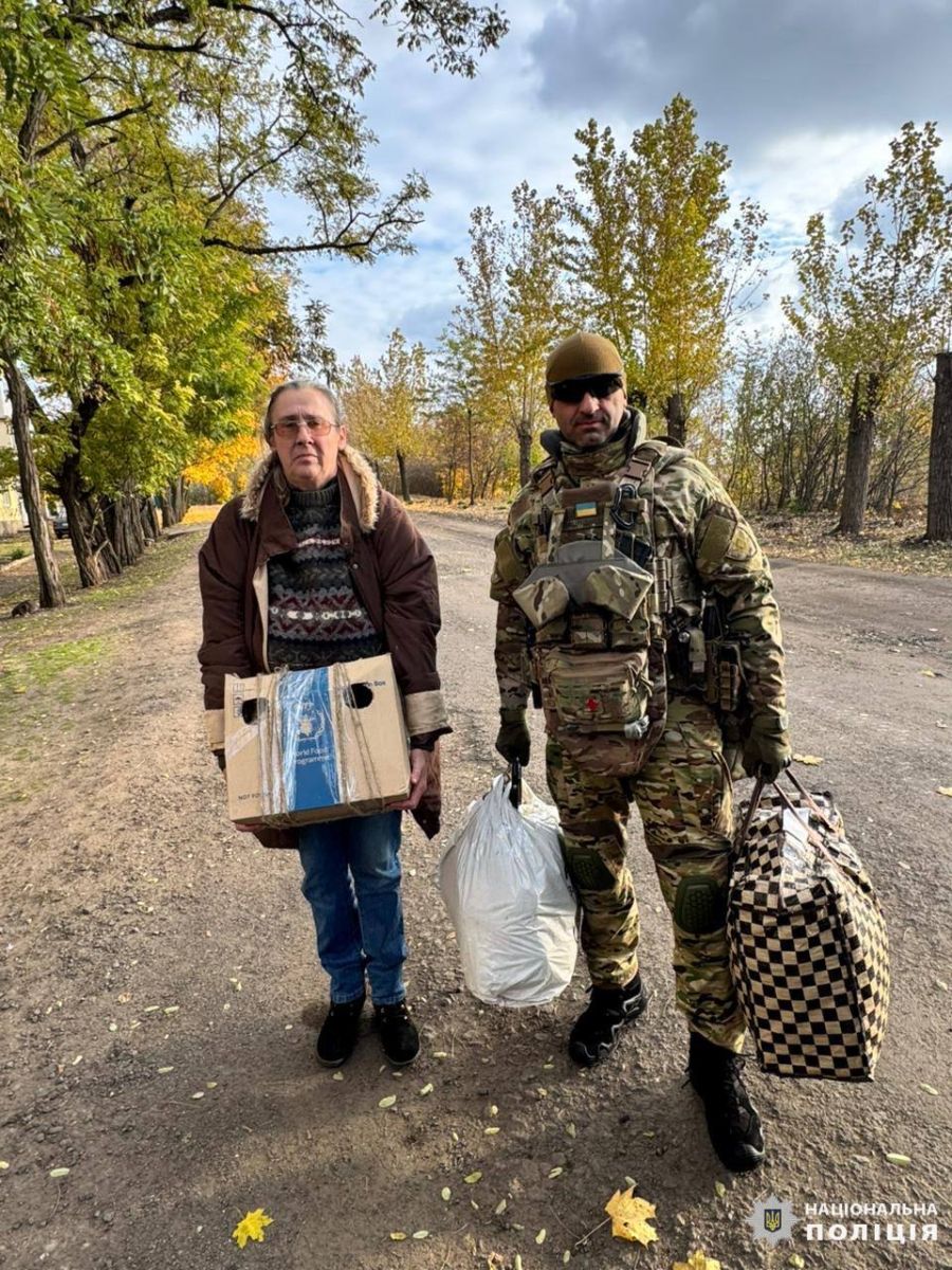 Продовжують евакуацію жителів з небезпечних районів Харківщини правоохоронці: Новини Харкова