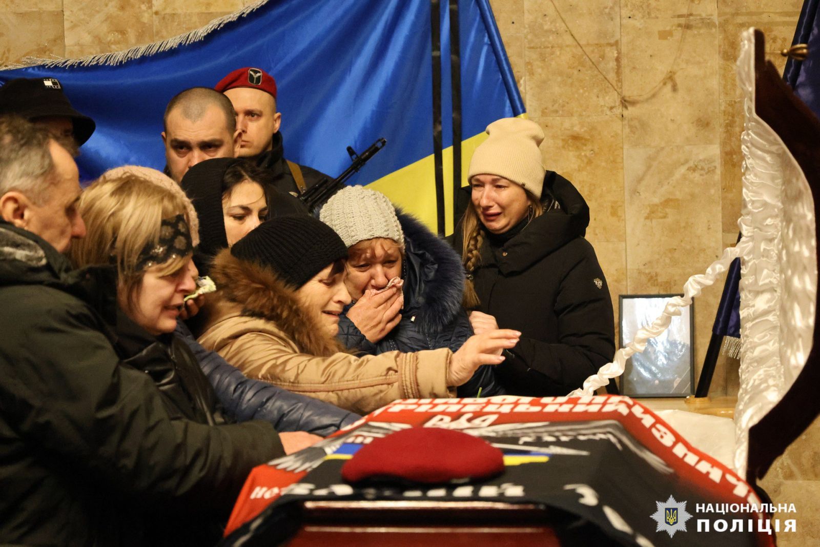 Провели в останню путь старшого лейтенанта поліції Дениса Котляра: Новини Харкова