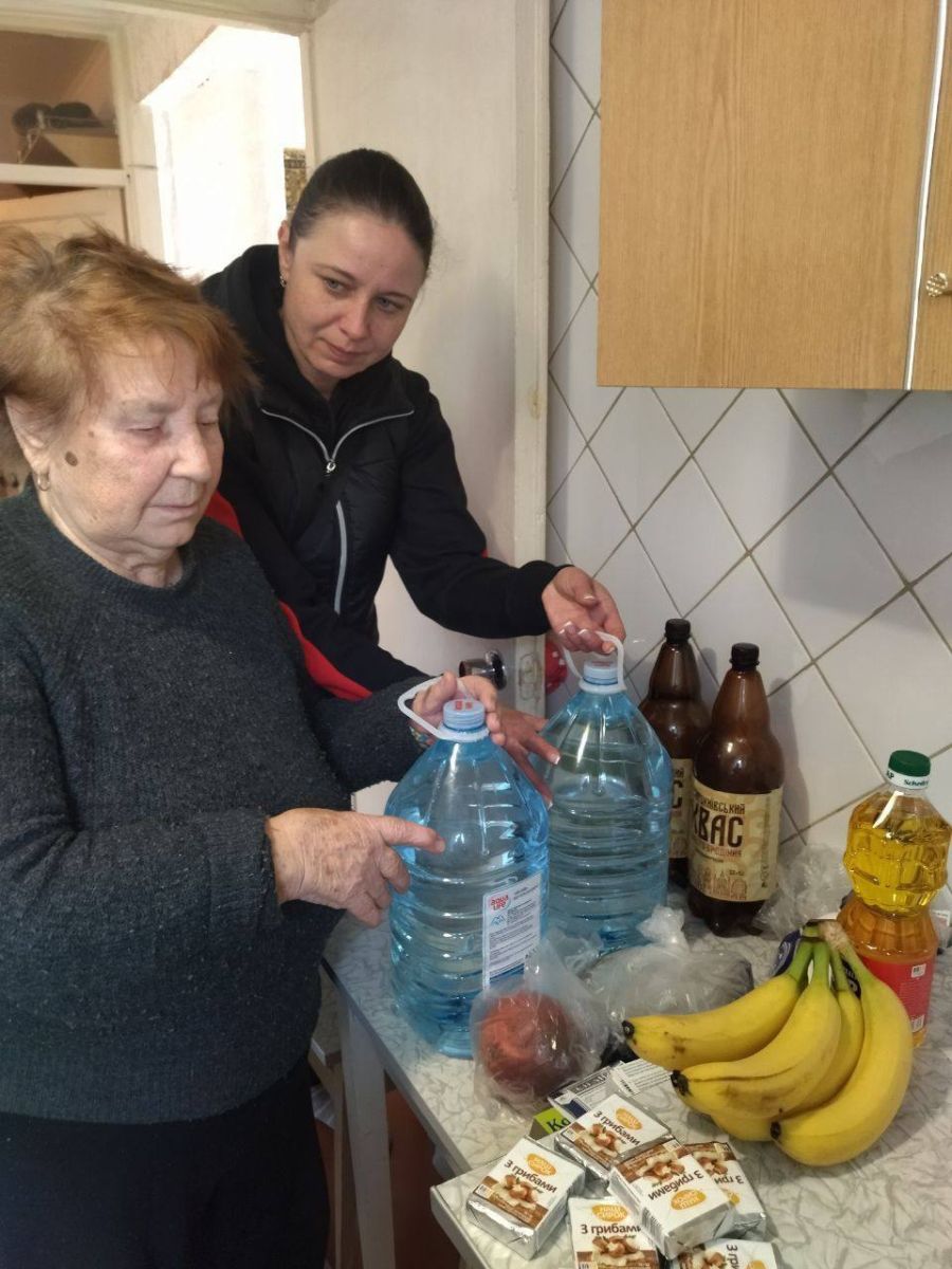 У Харкові надають соціальну допомогу вдома внутрішньо переміщеним особам похилого віку