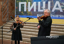 У харківському метро зазвучала музика Баха