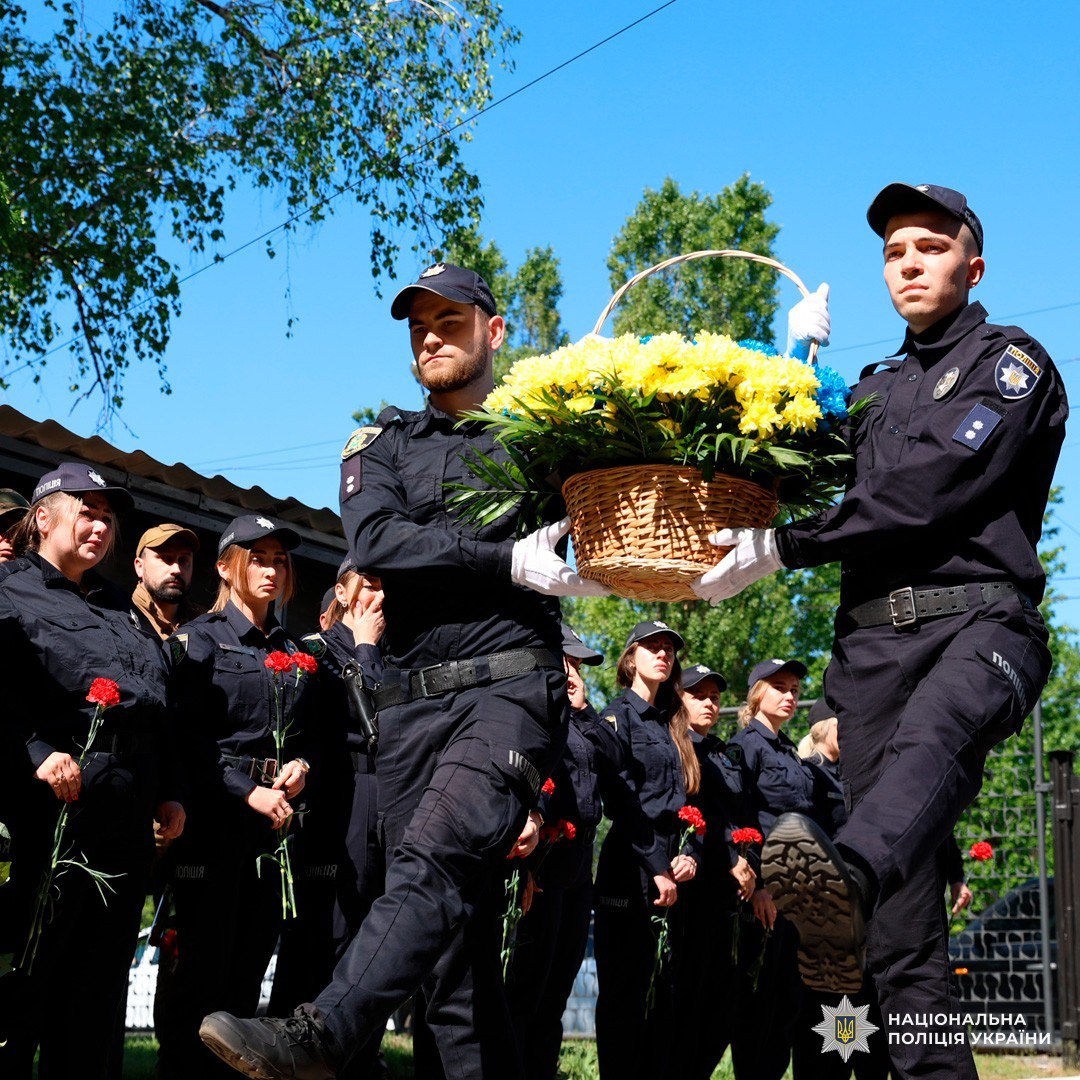 Відкрито пам’ятник полковнику поліції Олександру Іванову, який загинув внаслідок ворожого авіаудару: Новини Харкова