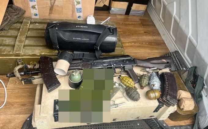 У квітні на блокпостах Харкова зупинили понад 40 спроб перевезення зброї