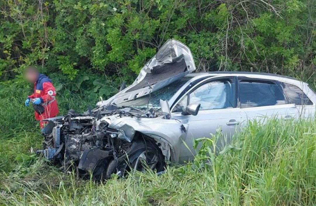 Під Харковом чоловік вилетів на зустрічну смугу та загинув у лобовому зіткненні (фото)