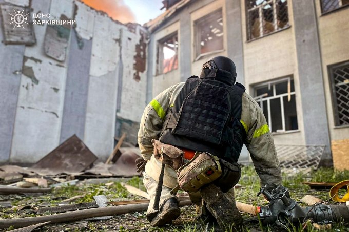 Новини Харкова: у Великому Бурлуці дрони рф зруйнували адмінбудівлю