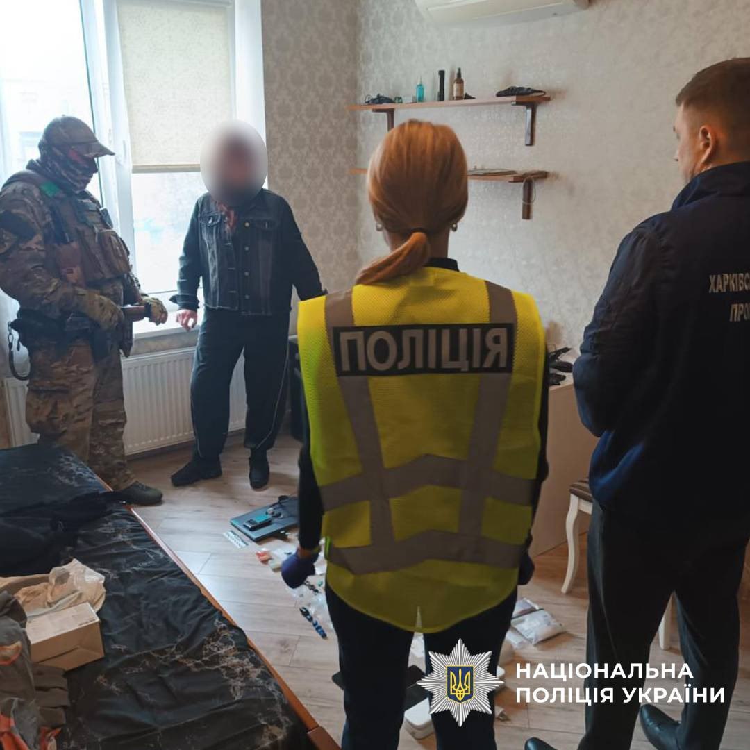 Спіймали двох жінок, які збергігали та розповсюджували наркотики на сотні тисяч гривень: Новини Харкова