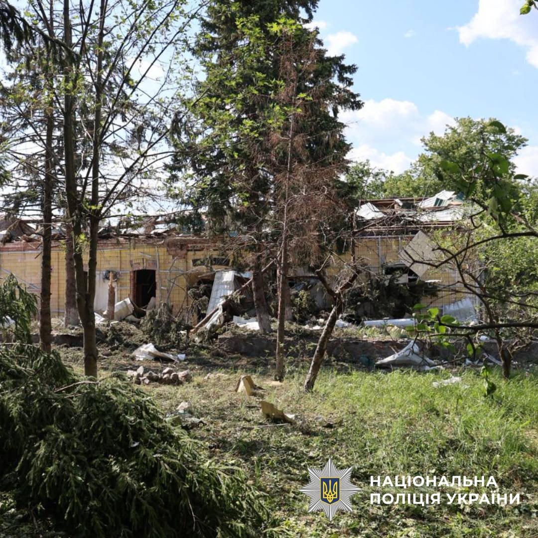 Правоохоронці показали наслідки обстрілів Харківської області