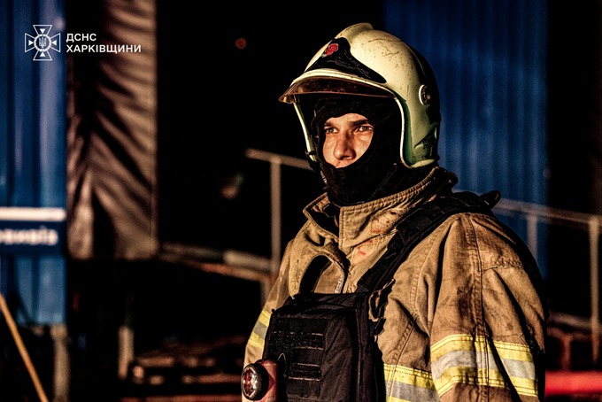 Новини Харкова: масштабна пожежа після удару дронів у Васищеве