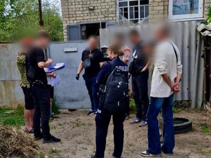 На Харківщині затримали двох чоловіків за збут наркотиків