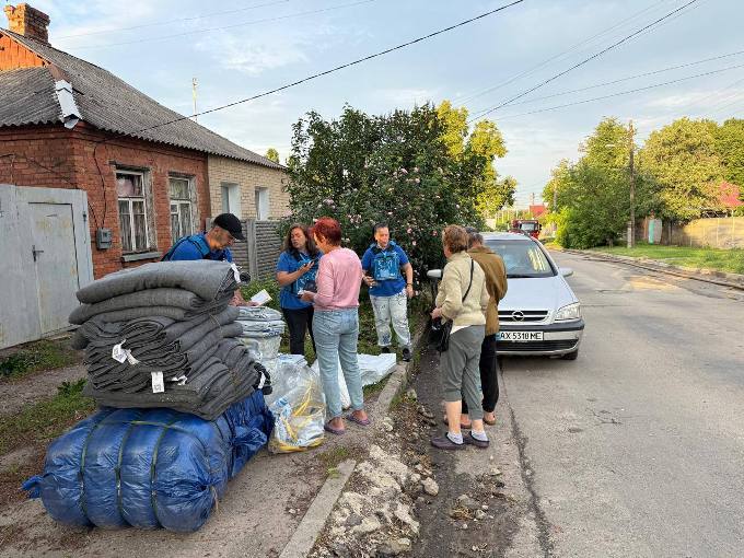 У Новобаварському районі Харкова ліквідовують наслідки нічного обстрілу