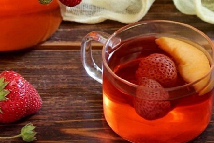 Як приготувати 9 узварів із полуницею