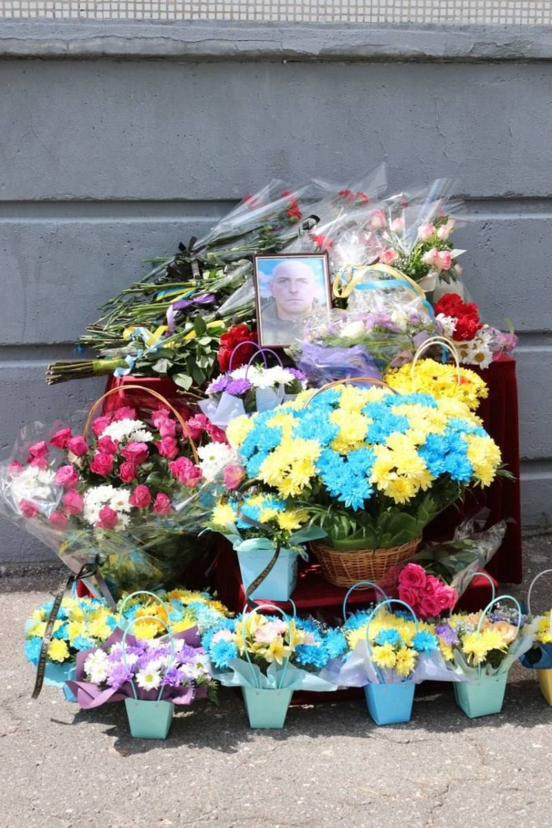 Меморіальну дошку на честь полеглого захисника України відкрили у Харкові