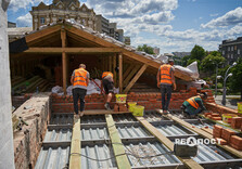 У Харкові відбудовують зруйновану "Іскандером" триповерхівку (фото)