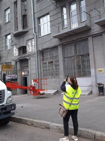 У Харкові ліквідують наслідки атаки дронів