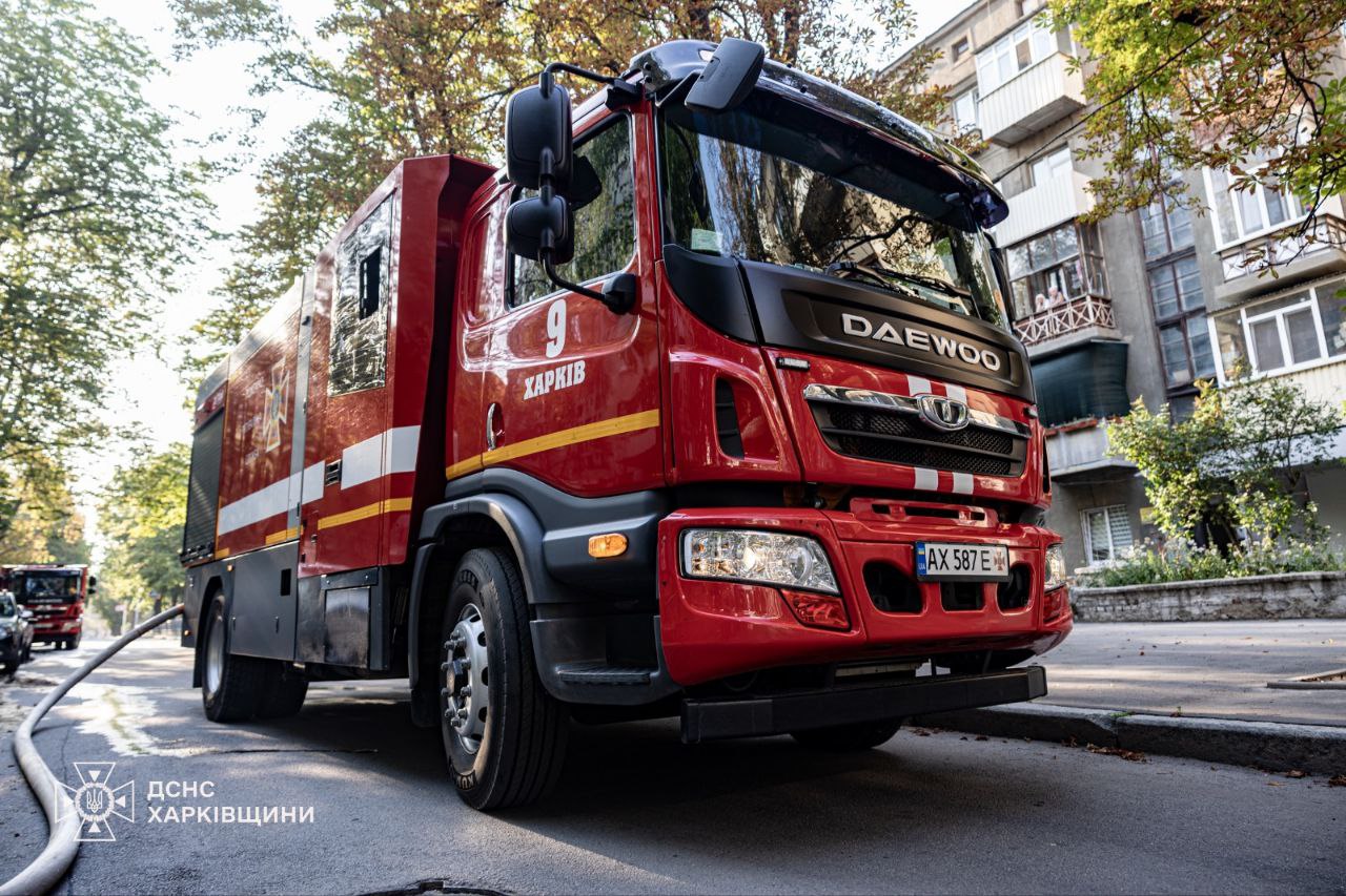 Врятували жінку під час пожежі у багатоповерхівці вогнеборці: Новини Харкова