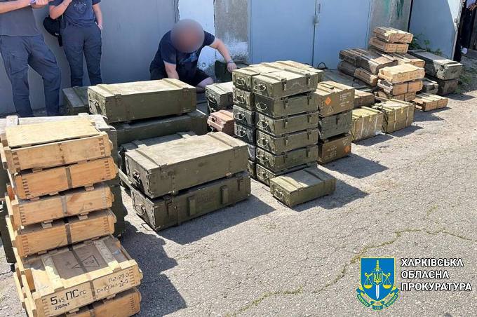 У Харкові знайшли схованку зі зброєю в гаражі