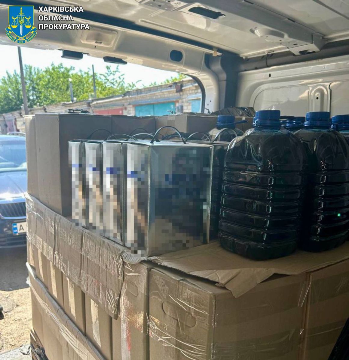Вилучили у шахраїв контрафактну продукцію на мільйон гривень правоохоронці: Новини Харкова