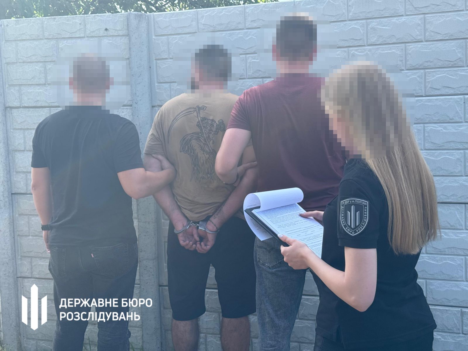 У Харкові прикордонника спіймали на продажу авто для ЗСУ та зберіганні зброї