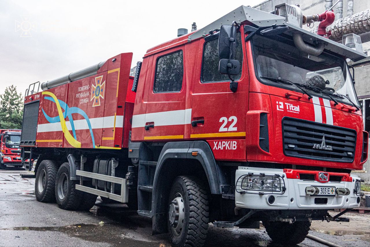 У Харкові ліквідували всі осередки пожеж, що виникли після обстрілу