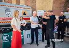 Ігор Терехов передав військовим техніку, а комунальникам – бронежилети