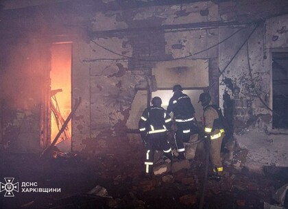Вночі ворог знову атакував Харків: постраждали люди та пошкоджено цивільну інфраструктуру (фото)
