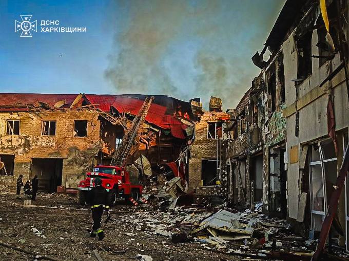 Атака дронів на Лозову: зруйновані вокзал і депо, є загиблий та поранені
