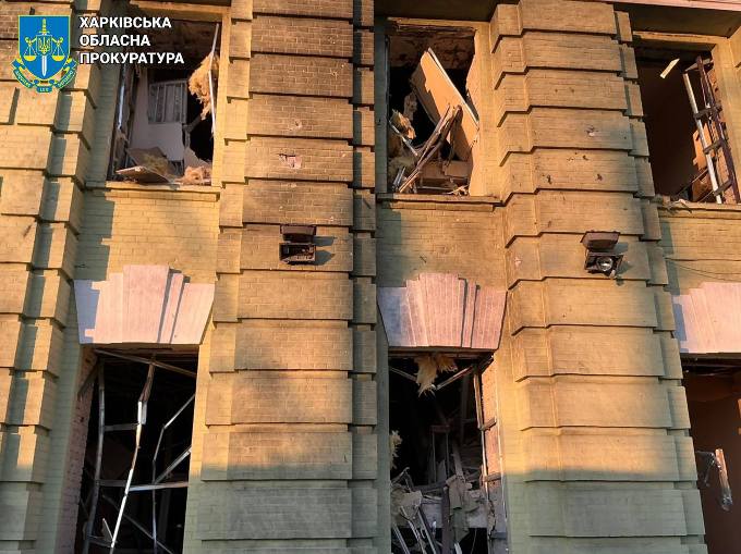 Атака дронів на Лозову: зруйновані вокзал і депо, є загиблий та поранені