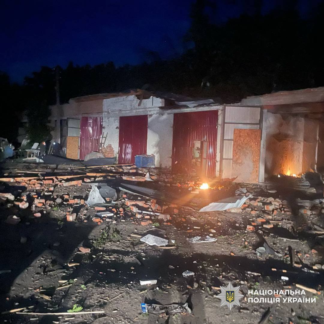Як виглядають місця влучань ворожих дронів показали правоохоронці: Новини Харкова
