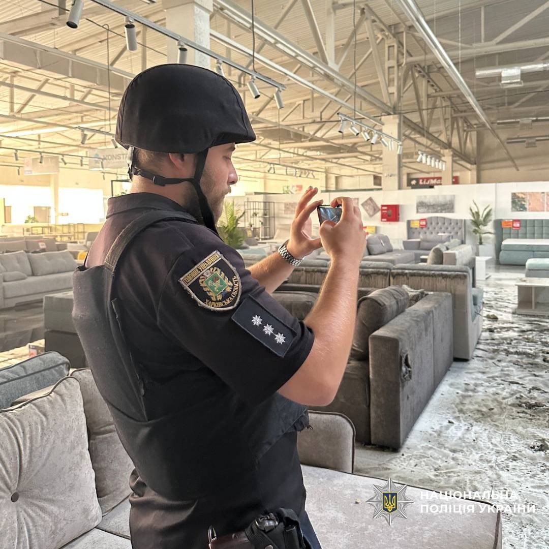 Правоохоронці показали наслідки ворожих ударів по Харківщині (фото)