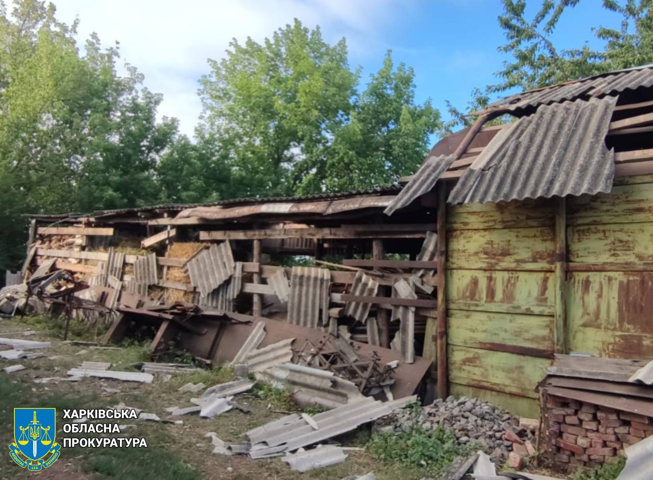 У прокуратурі показали наслідки ворожого обстрілу сел на Харківщині