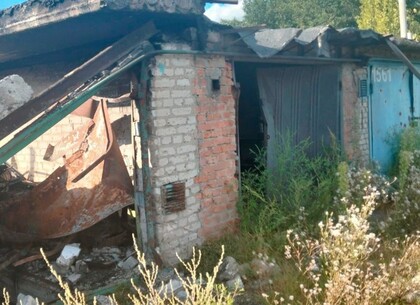 На Харківщині зафіксовано нові воєнні злочини: обстріли трьох районів та пошкодження будинків (фото)