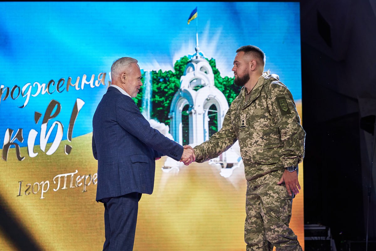Відзначив кращіх працівників служб, підприємств, бізнесу та інших сфер міста Ігор Терехов: Новини Харкова