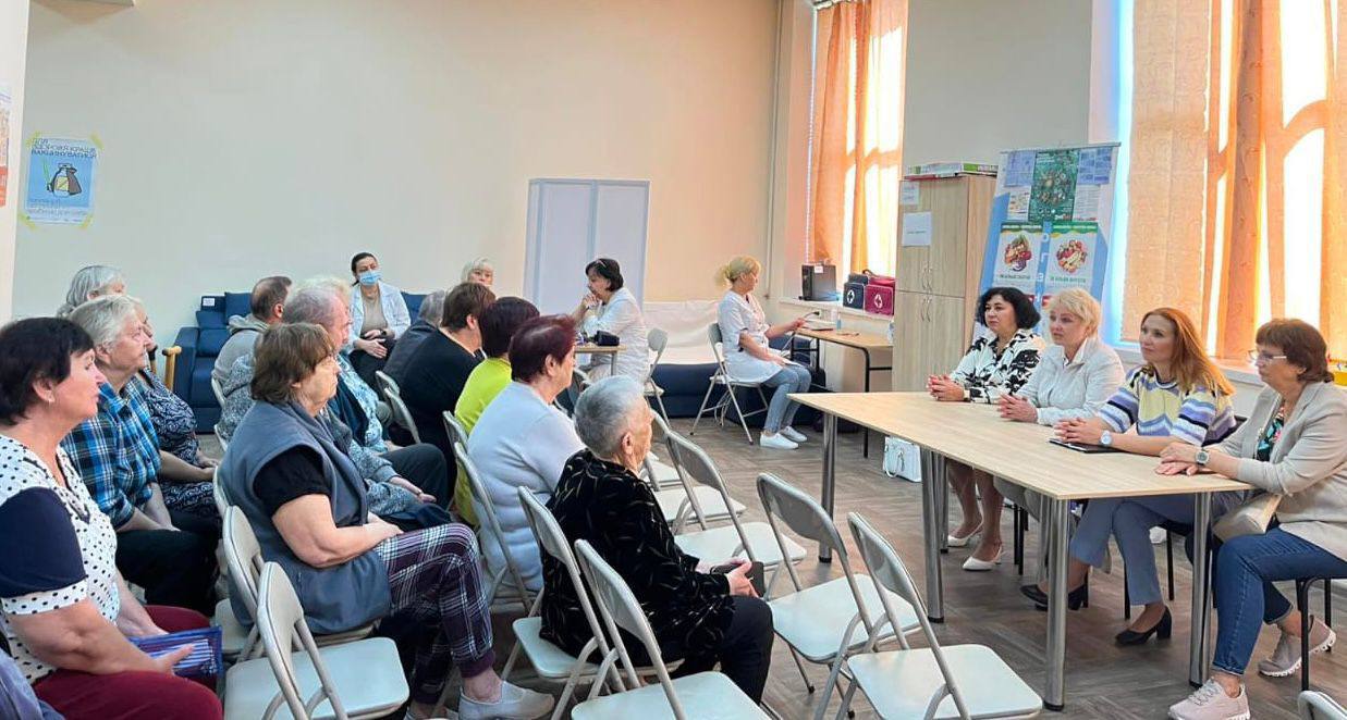 Провели медогляд переселенців у гуртожитку лікарі: Новини Харкова