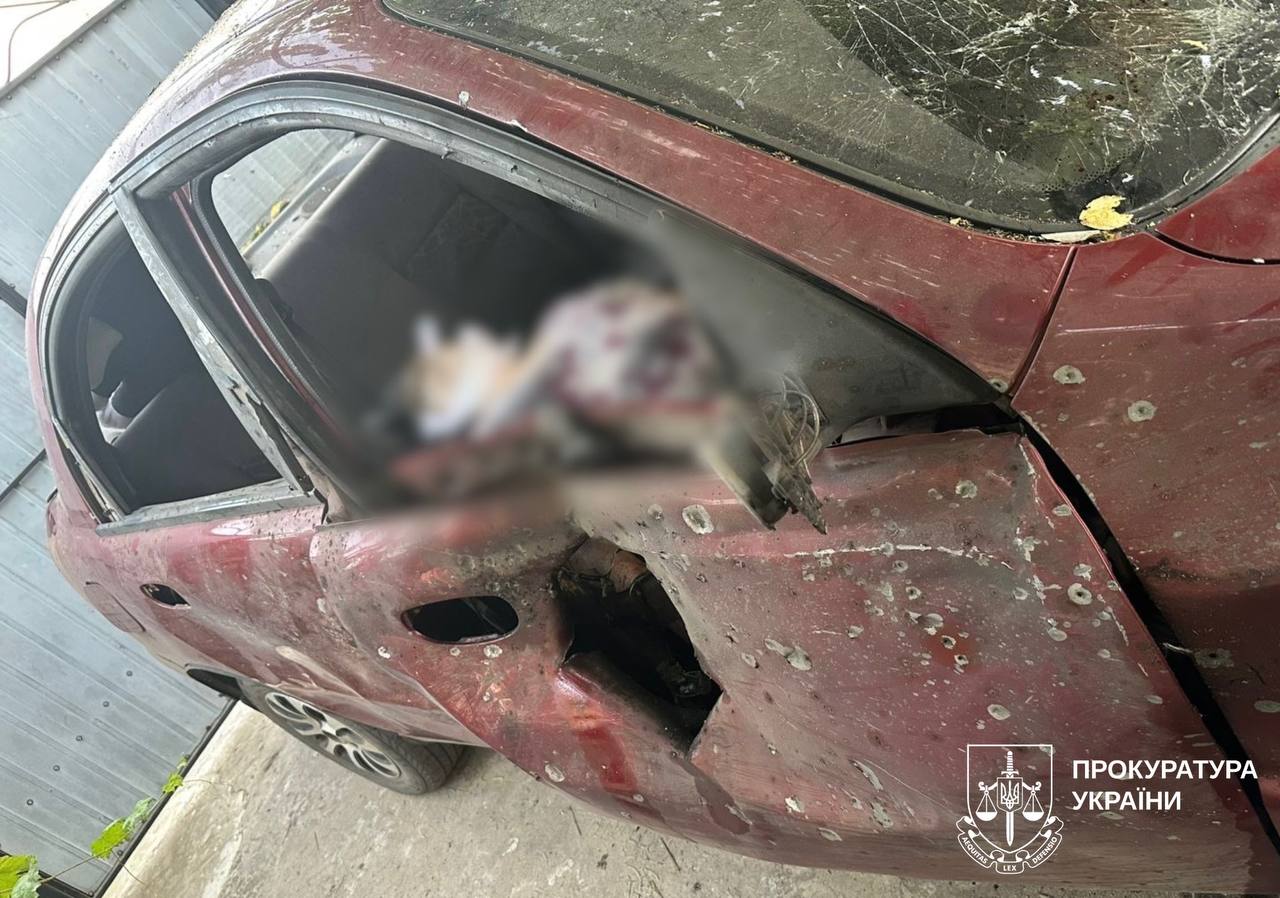 На Купʼянщині ворожий дрон атакував авто