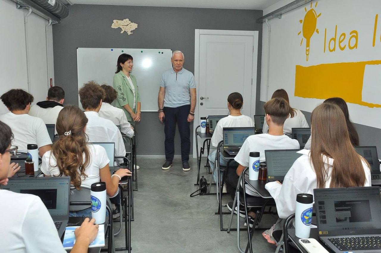 Відкрили новий кабінет-лабораторію за сприяння Kharkiv IT Cluster у підземній школі: Новини Харкова