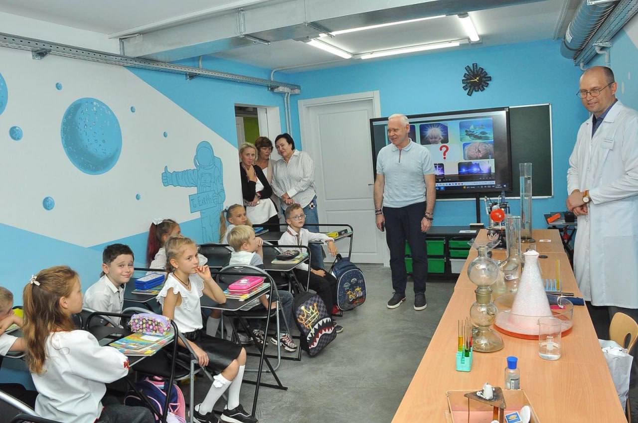 Відкрили новий кабінет-лабораторію за сприяння Kharkiv IT Cluster у підземній школі: Новини Харкова