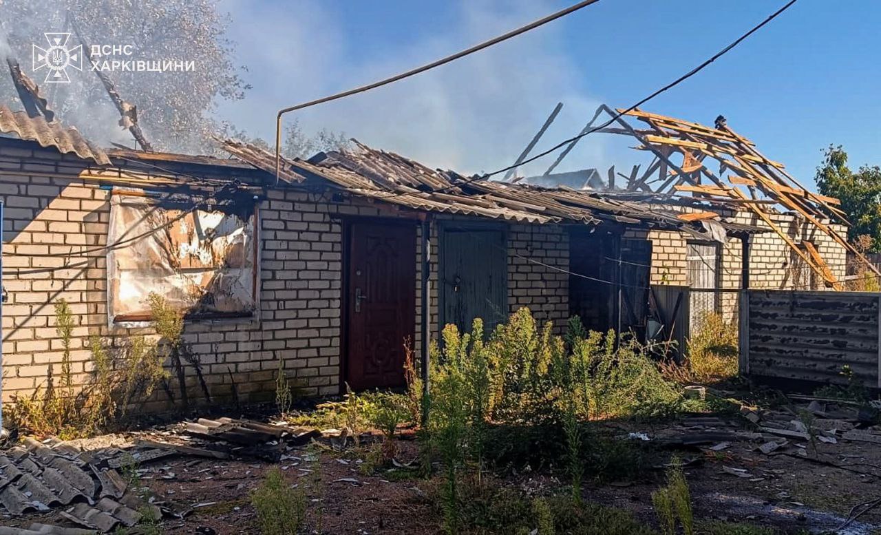 Надзвичайники Харківщини загасили пожежу, спричинену ворожим обстрілом