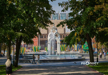 У парках Харкова з'явилися осінні барви (фото)