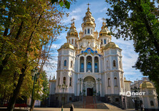 У парках Харкова з'явилися осінні барви (фото)