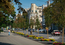 У парках Харкова з'явилися осінні барви (фото)
