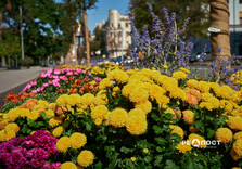 У парках Харкова з'явилися осінні барви (фото)
