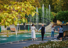 У парках Харкова з'явилися осінні барви (фото)