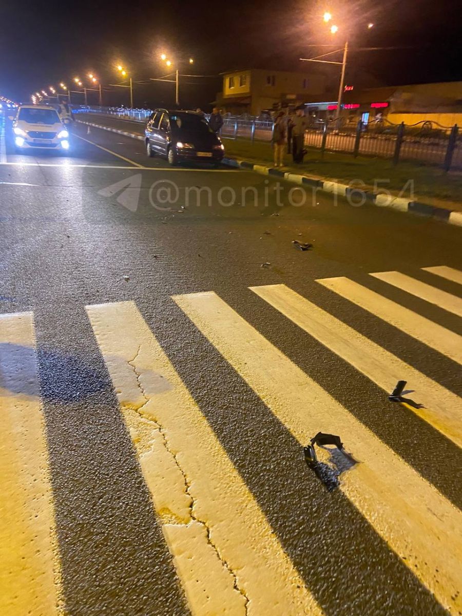 Врізався у автівку на проспекті п'яний мотоцикліст: Новини Харкова