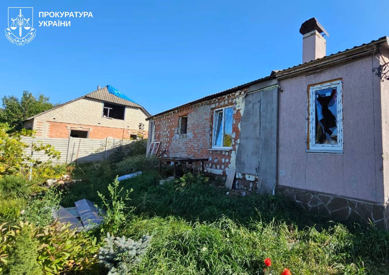Гатили по мирному селу окупанти, постраждали літні люди: Новини Харкова