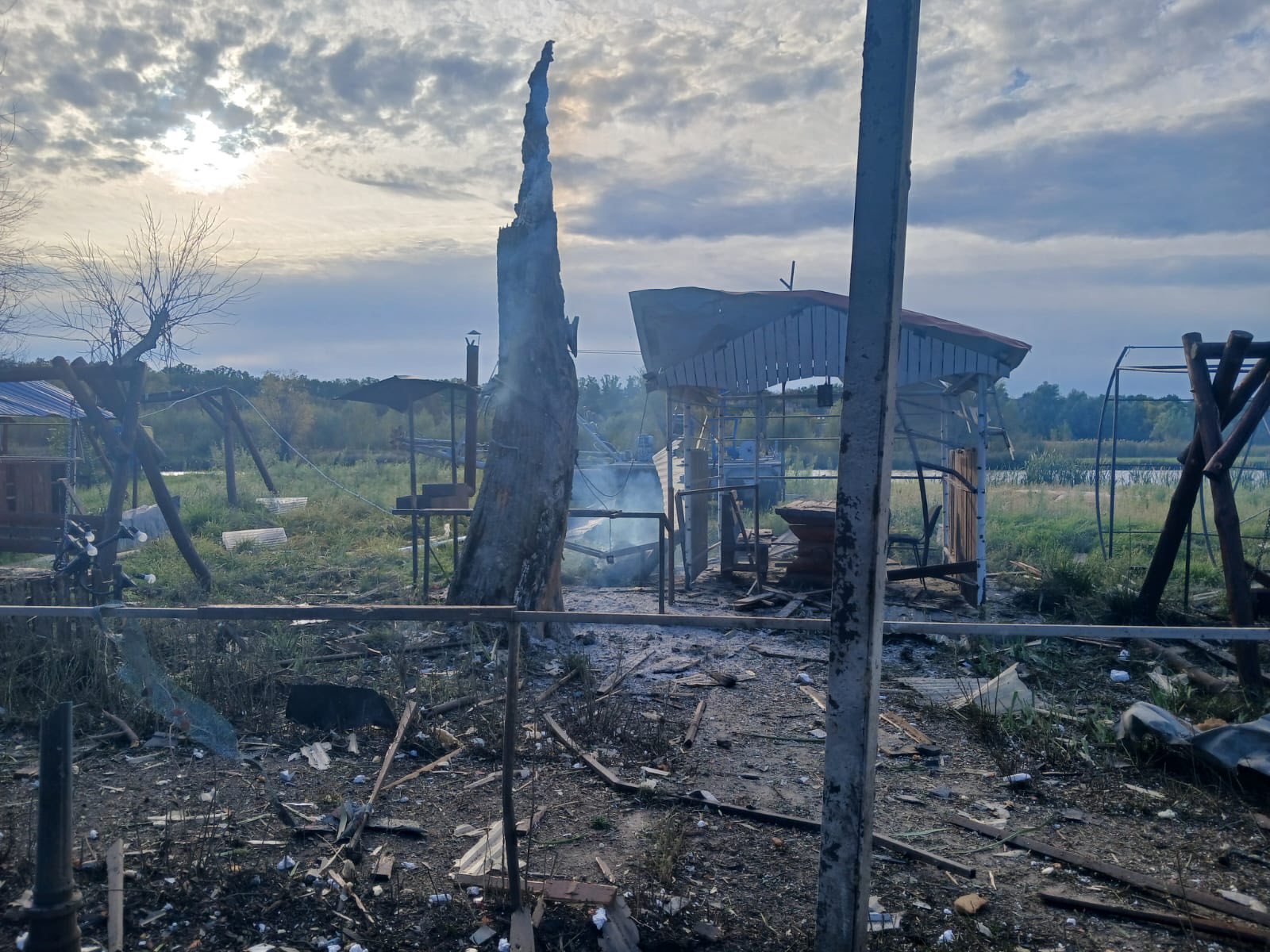 Два обстріли Приколотного: загинув чоловік, є руйнування