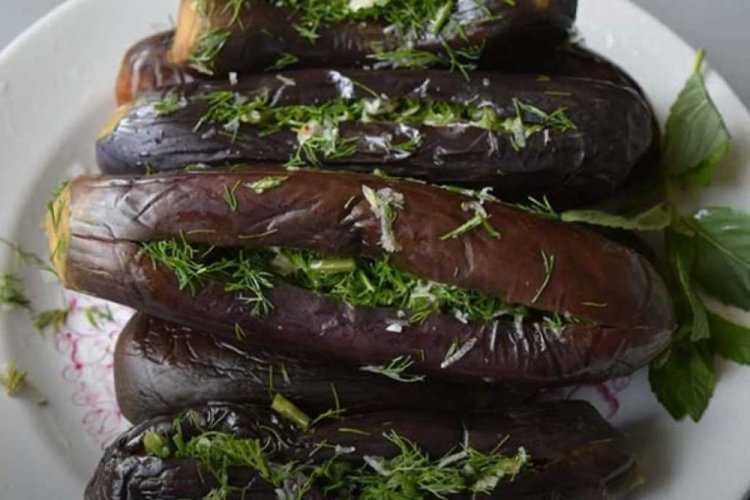 Як приготувати солоні фаршировані баклажани на зиму: рецепти