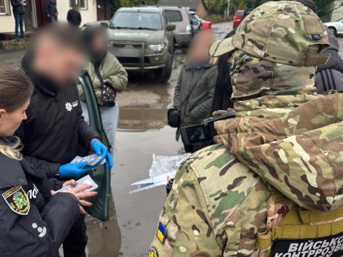 На Харківщині затримали жінку, яка за 25 тисяч доларів організовувала втечу військовозобов’язаних до Румунії